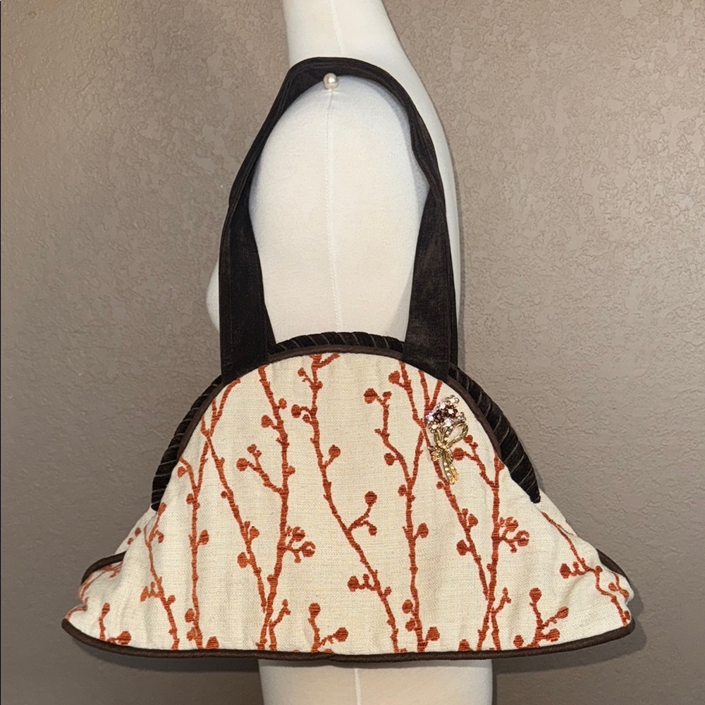 Beautiful Offhand Designs Botanical Design Purse